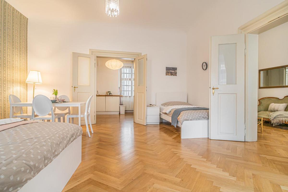 Appartamento Luxury Karmelitska 2b Praga