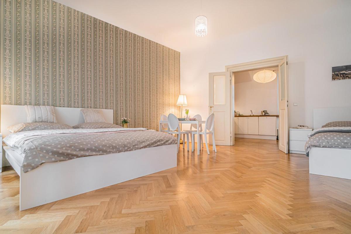 Luxury Karmelitska 2b Appartamento Praga